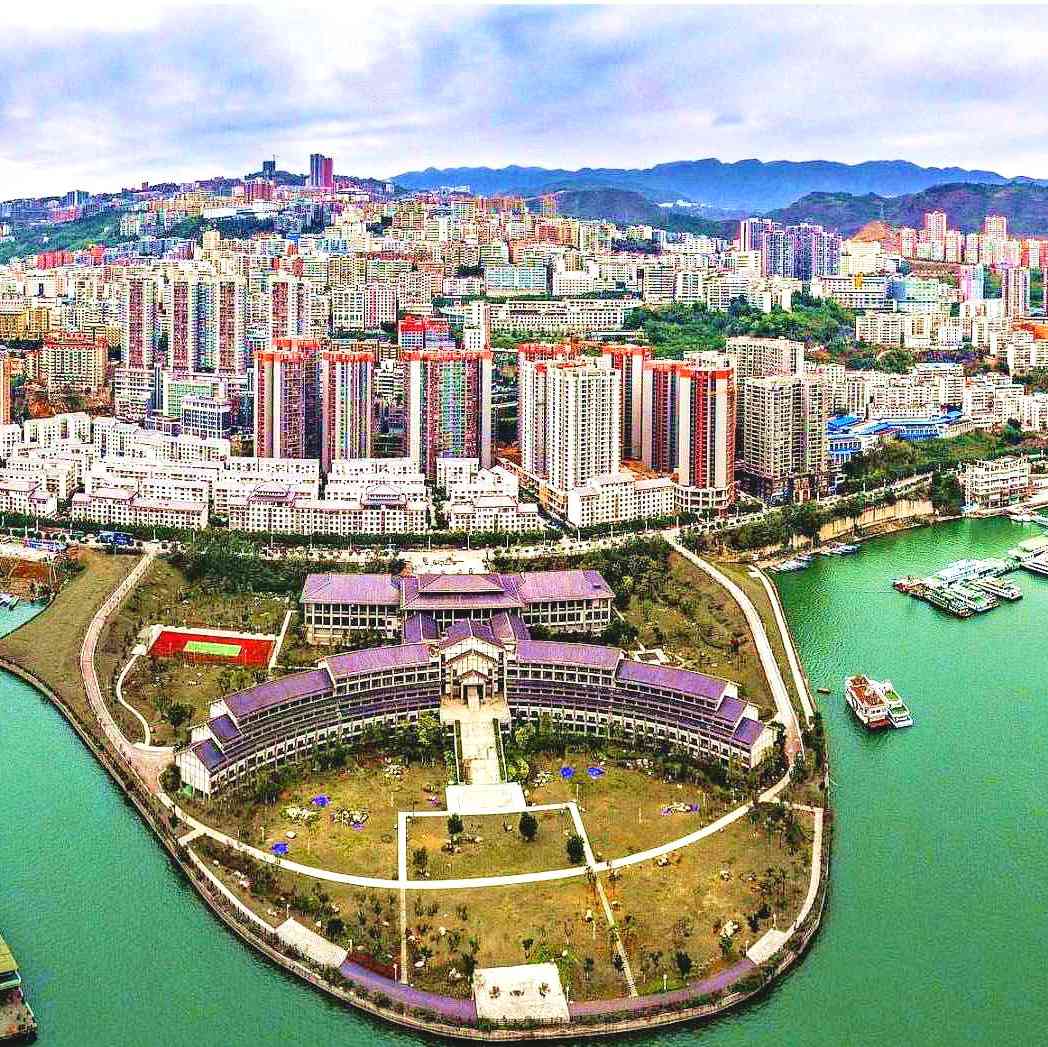 重庆市巫山县大九路靠近当阳大峡谷酒店